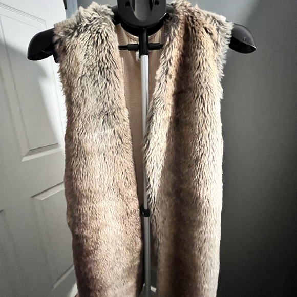 Liz Claiborne Jackets & Blazers - Liz Claiborne Faux Fur Vest - Beige